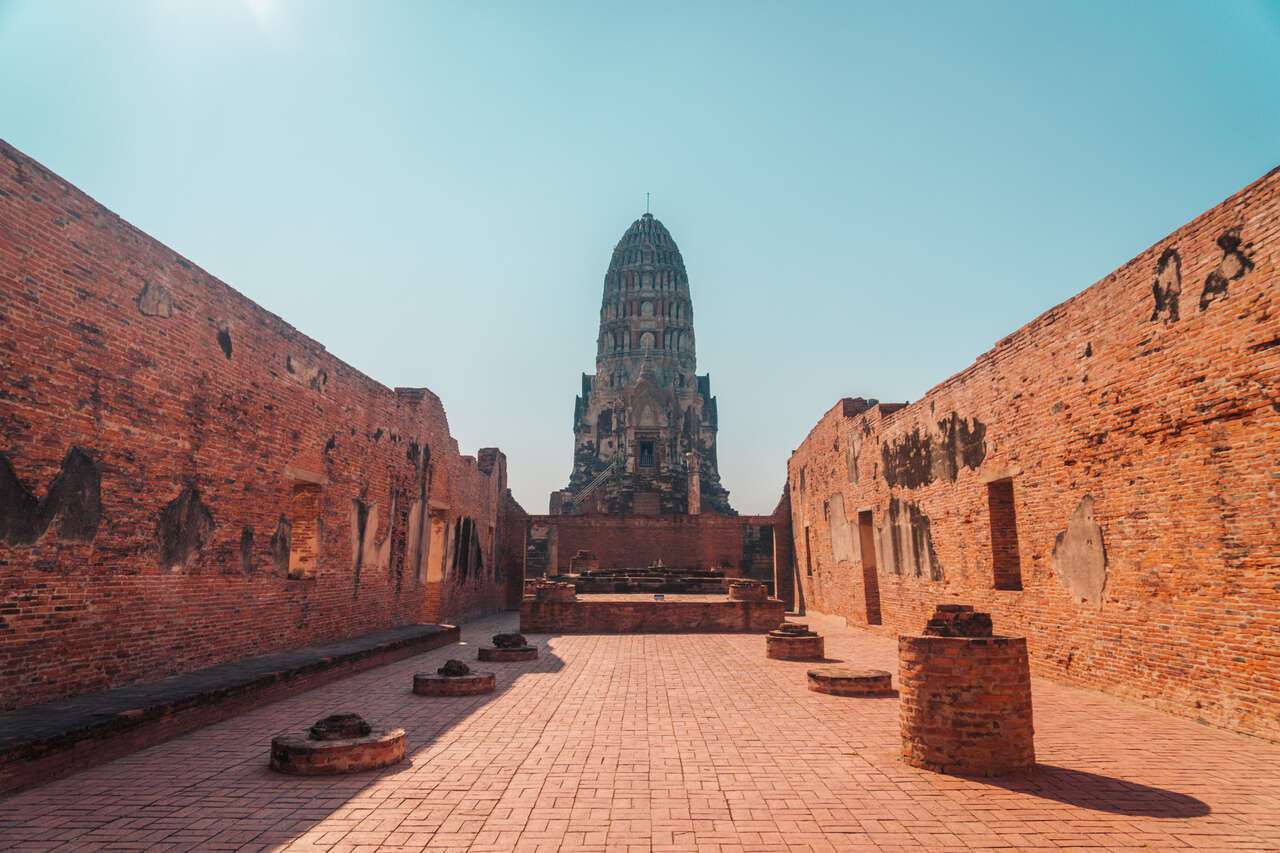 Immerse in Ayutthaya’s vibrant Thai heritage